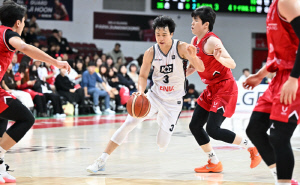 '뒤집기 성공' 정관장, KCC 잡고 단독 선두 등극…60-57 승리, KCC 5연승 저지하고 3연승 달려
