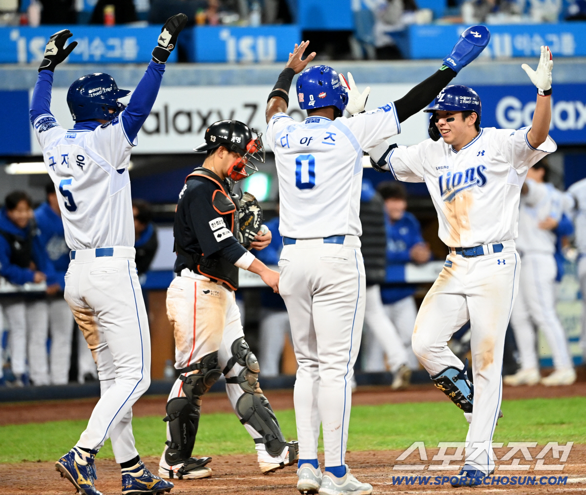 [포토] 내가 영웅이다! 김영웅의 역전 스리런!