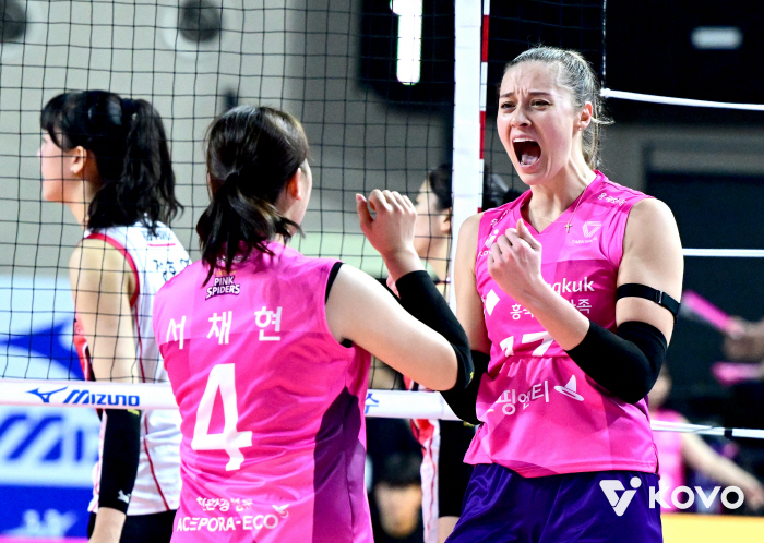 김연경 없는 흥국생명, 국내선수 '10점' 전멸이라니! → 할머니 나라에 온 미녀스타, 어깨가 더 무거워졌다