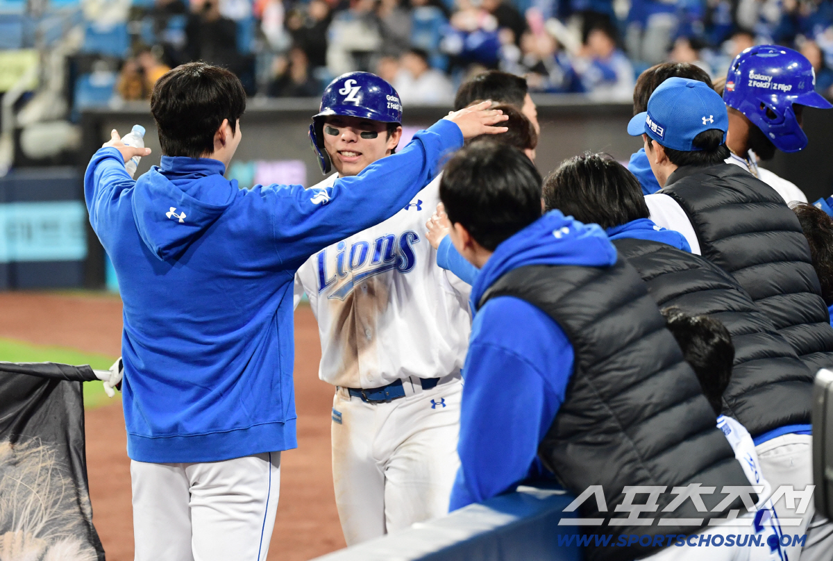'네가 날 살렸다!' 문현빈 홈런에 좌절했던 원태인, 연타석 스리런포 김…