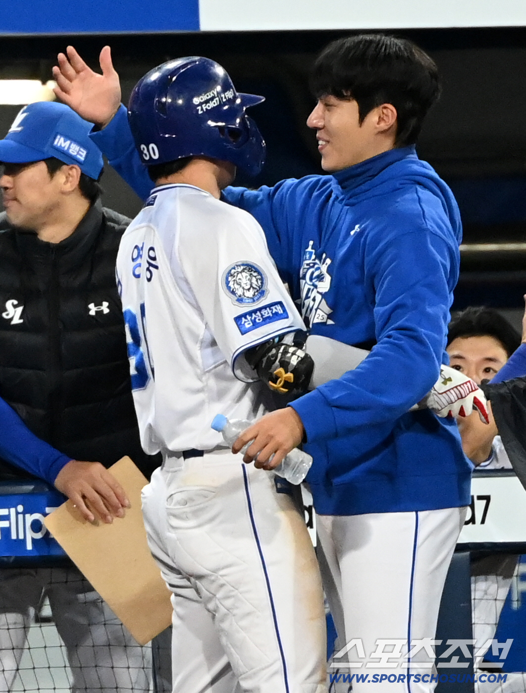 '네가 날 살렸다!' 문현빈 홈런에 좌절했던 원태인, 연타석 스리런포 김…