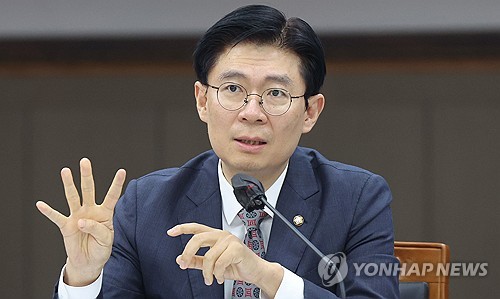교육위 국감서 '조민 부산대 의전원 입학 취소 적절성' 공방