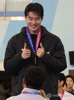 [고침] 스포츠([전국체전] '한국新 3개＋4관왕' 수영 황선…)