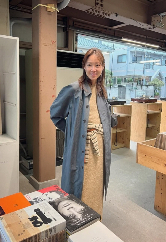 '45세' 공효진, ♥케빈오와 태교 여행하나..배 내민 포즈에 '임신설'