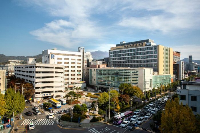 전남대병원 "의정갈등 이후 1500억원 적자, 부채비율 2배 급증"…정부 지원 필요성 제기