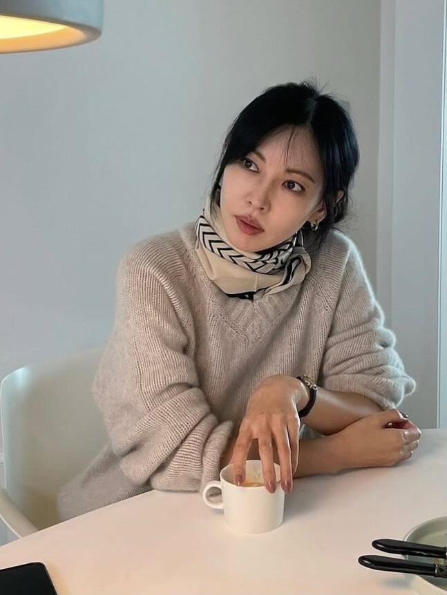 ‘이상우♥’ 김소연, 스카프로 가을 여신 분위기 뿜뿜 [SCin스타]