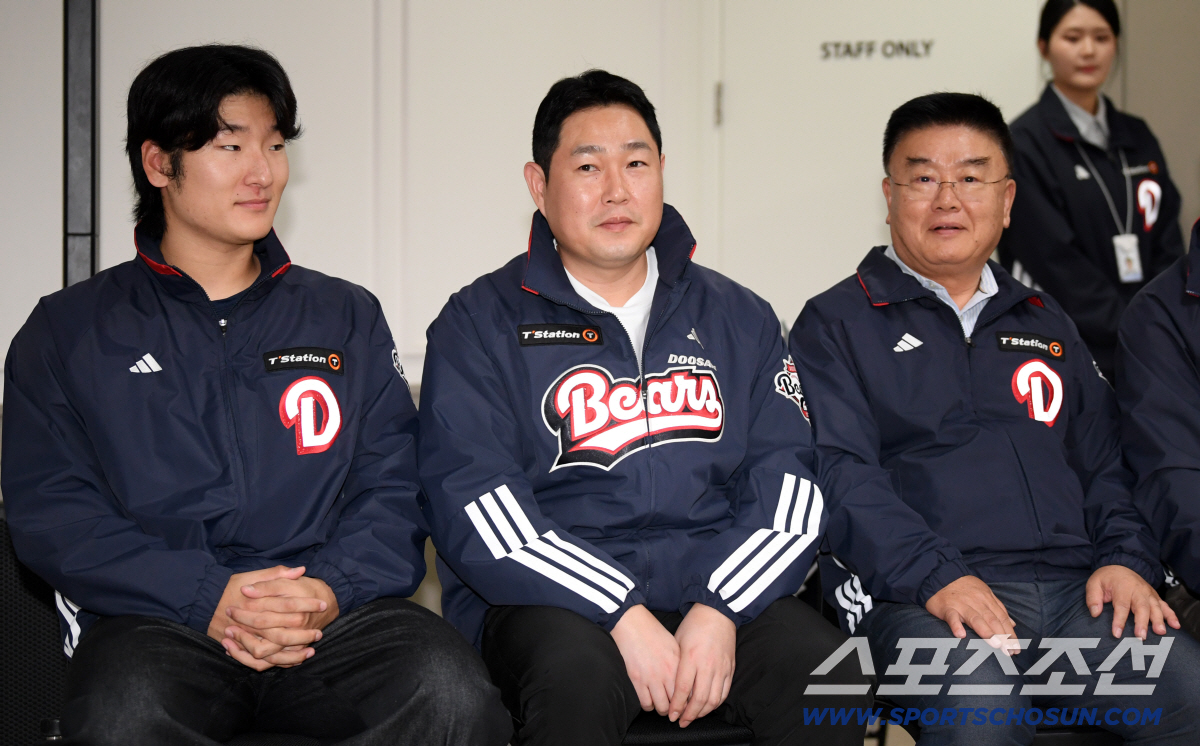 [포토] 곽빈-양의지-김태룡 단장 '새로운 시작'