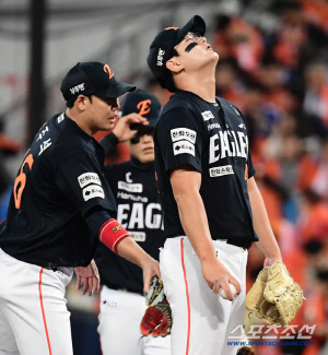 '어차피 김서현 없이 우승도 없다 vs 1패면 끝인데 무슨 소리' → 김경문 감독 외통수 해답은.. 결정은 감독이, 책임도 감독이