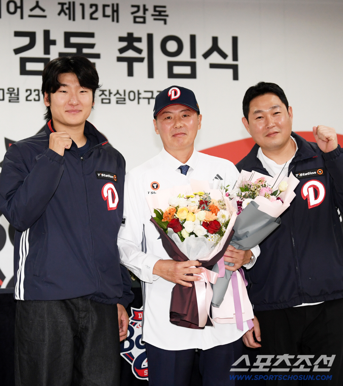 긴장한 신임 감독이 웃었다...5년 만에 다시 돌아온 김원형 감독 반긴 …