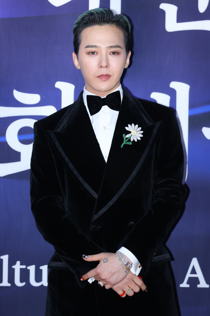 "빅뱅과 영광 나누고파"…지드래곤, '대중문화예술상' 최연소 문화훈장 수훈[SC이슈]