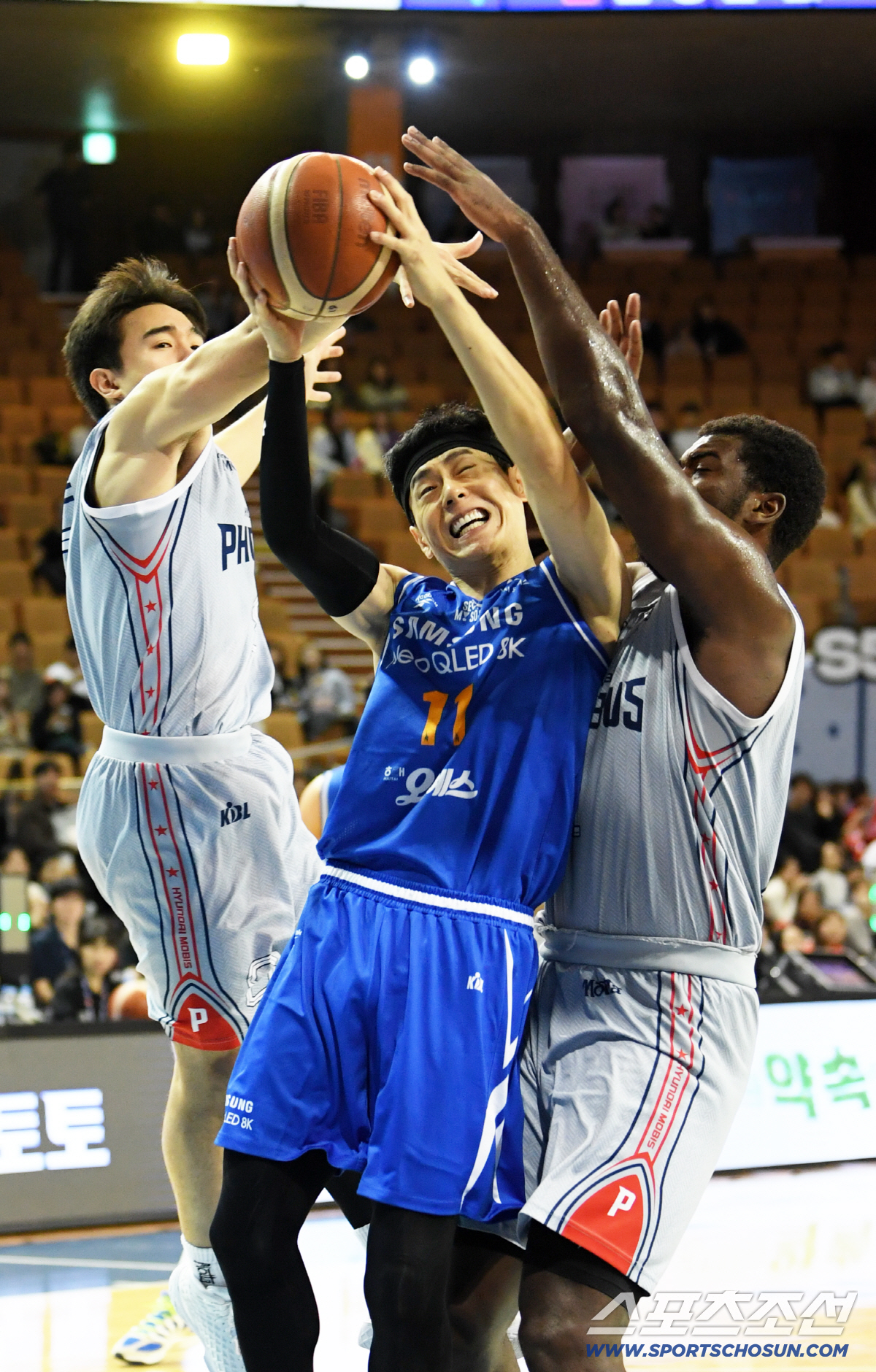 [포토] 이관희 '밀리면 끝이야'