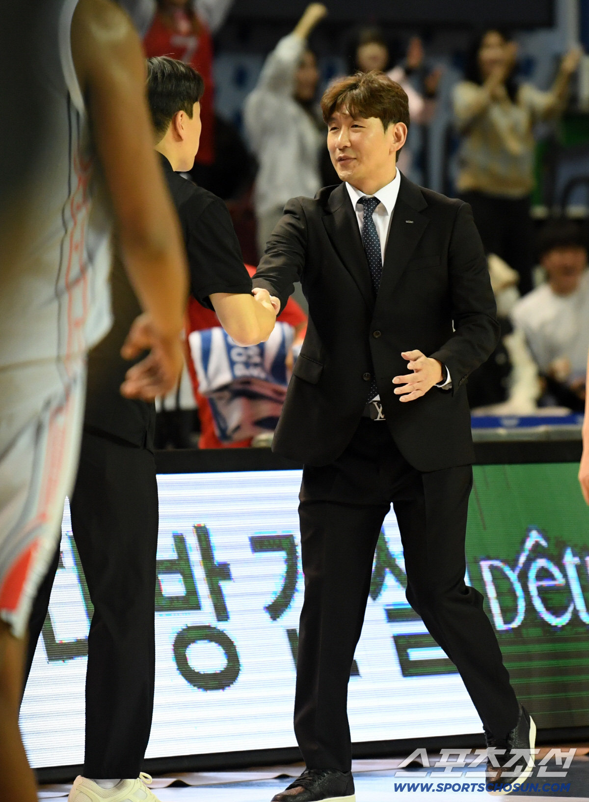 [포토] 김효범-양동근 감독 '좋은 경기였습니다'