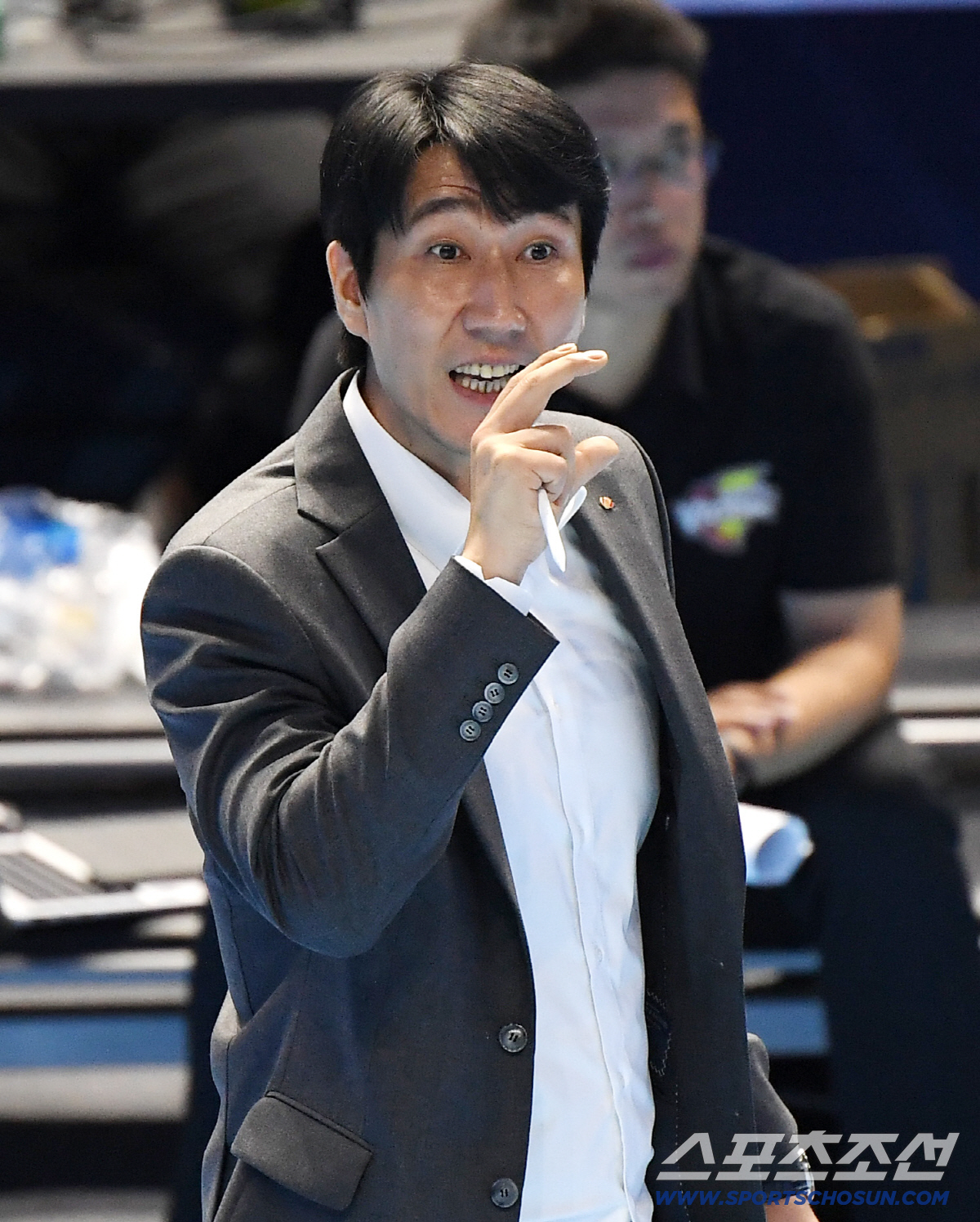 긴급 세터 교체, 모험 선택했지만 패배...권영민 감독 "하승우, 아직 …