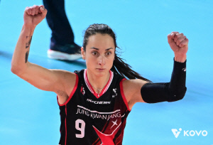 '역전 또 역전' 36득점 괴물 잠재우고 정관장 시즌 첫승…GS칼텍스 첫패[대전 리뷰]