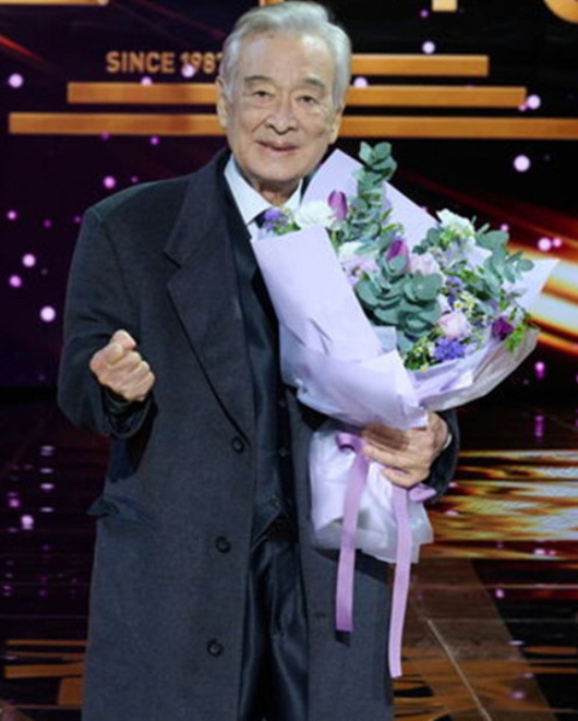 '90세' 이순재, 건강이상설 결국 사실이었나 "상태 좋지 않다"