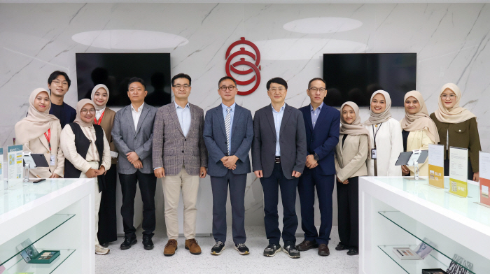 코스맥스-한국생명공학연구원 '맞손', 印尼 자생식물 기반 기능성 소재 연구협력 MOU 체결