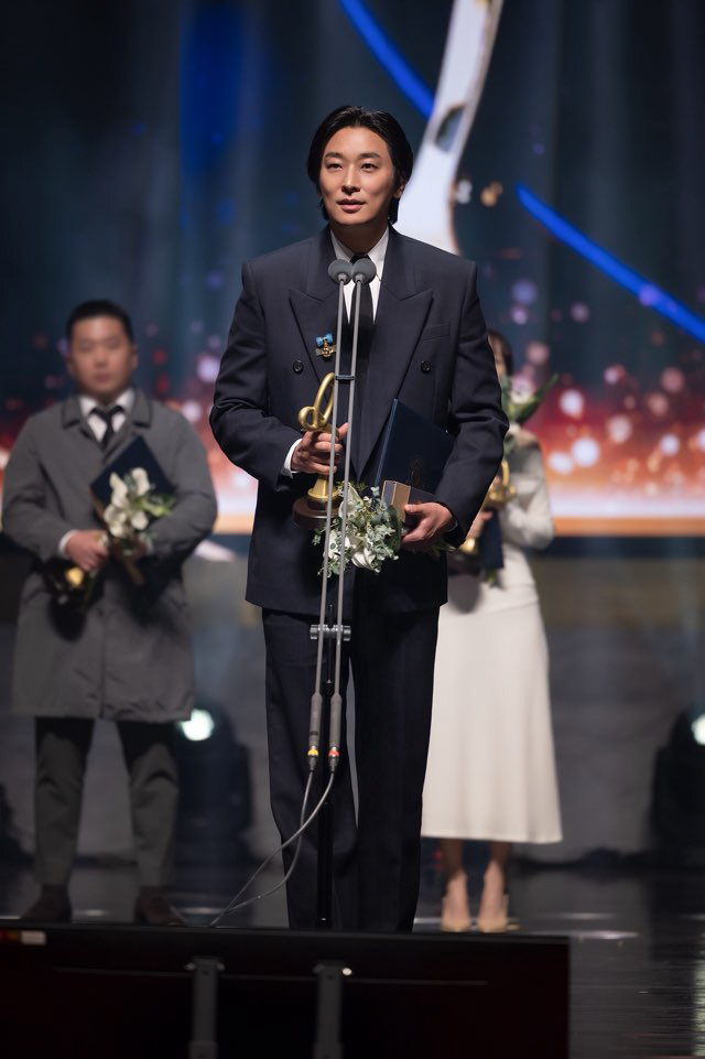 청룡 잡고 국무총리 표창까지..주지훈, '중증외상센터'로 영향력 입증