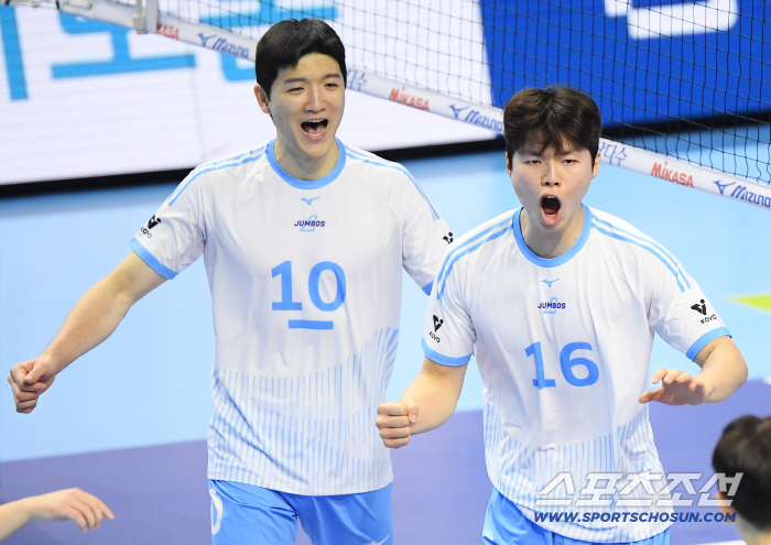 이 자신감 도대체 뭐야...캡틴 되고 부활한 정지석 "2년 부진 평가, 뒤집으면 재밌겠다 생각"