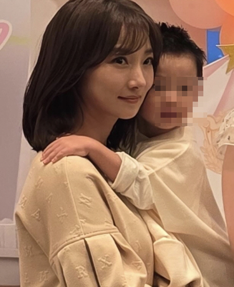 강제 하차설 박수홍, 딸 돌잔치에 ‘동치미’ PD 참석..13년 인연 계…