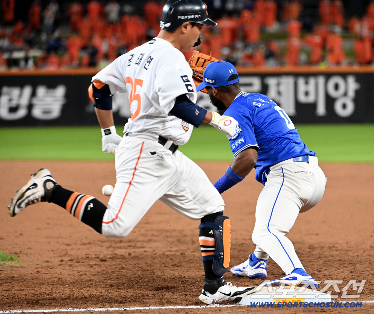 [포토] 디아즈, 실점으로 이어진 치명적 실책