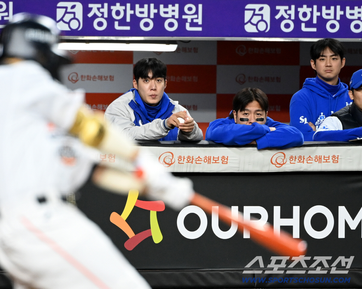 [포토] 원태인 강민호 구자욱, 경기 지켜보며