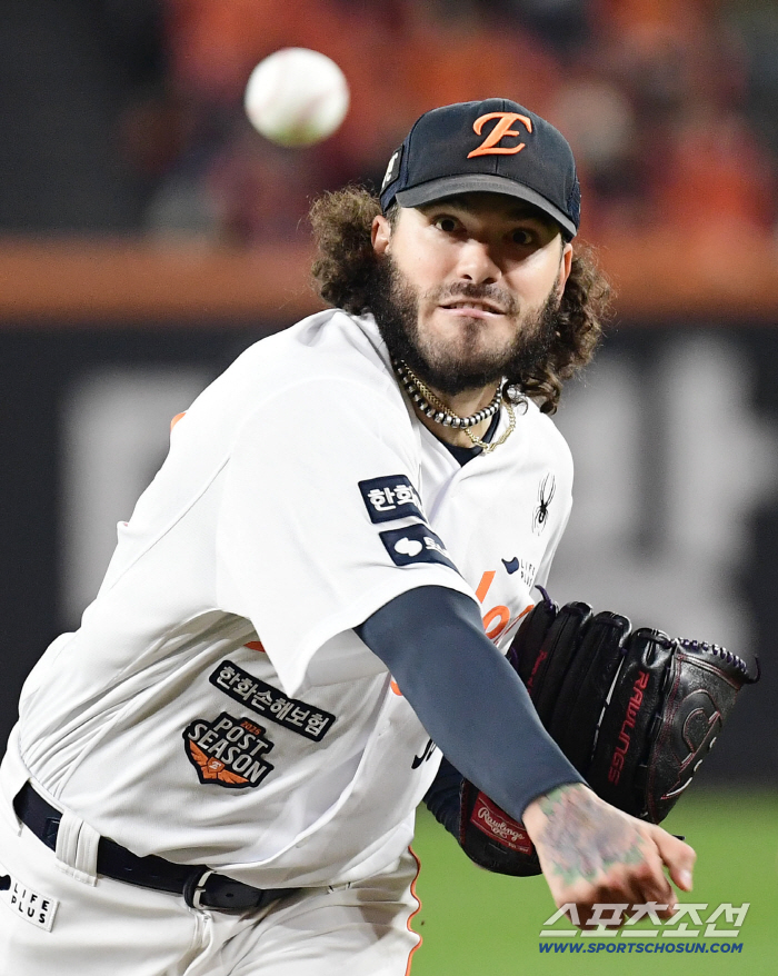 폰세-와이스로 끝냈다. 11-2승리 한화 19년만에 KS 진출. 26년만에 V2 도전. 사상 첫 LG-한화 KS 맞대결 성사