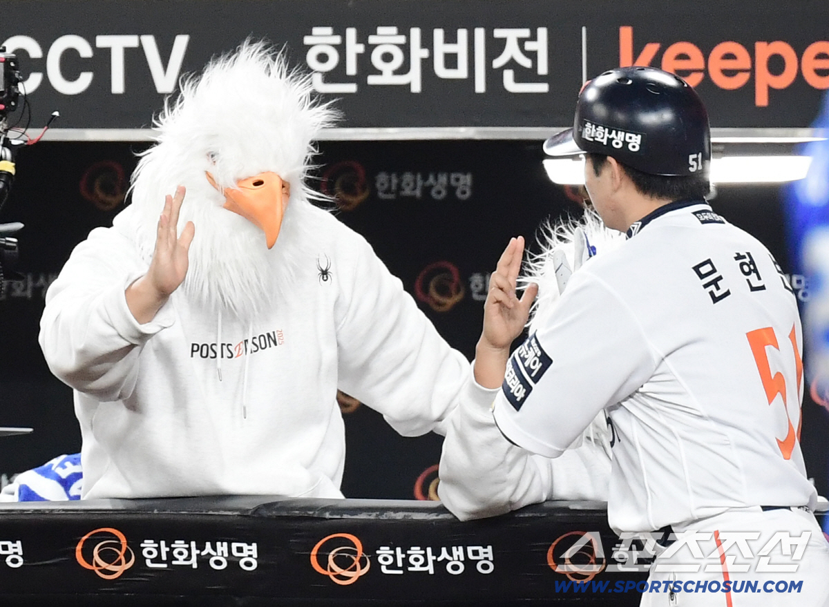 폰세-와이스로 끝냈다. 11-2승리 한화 19년만에 KS 진출. 26년만…