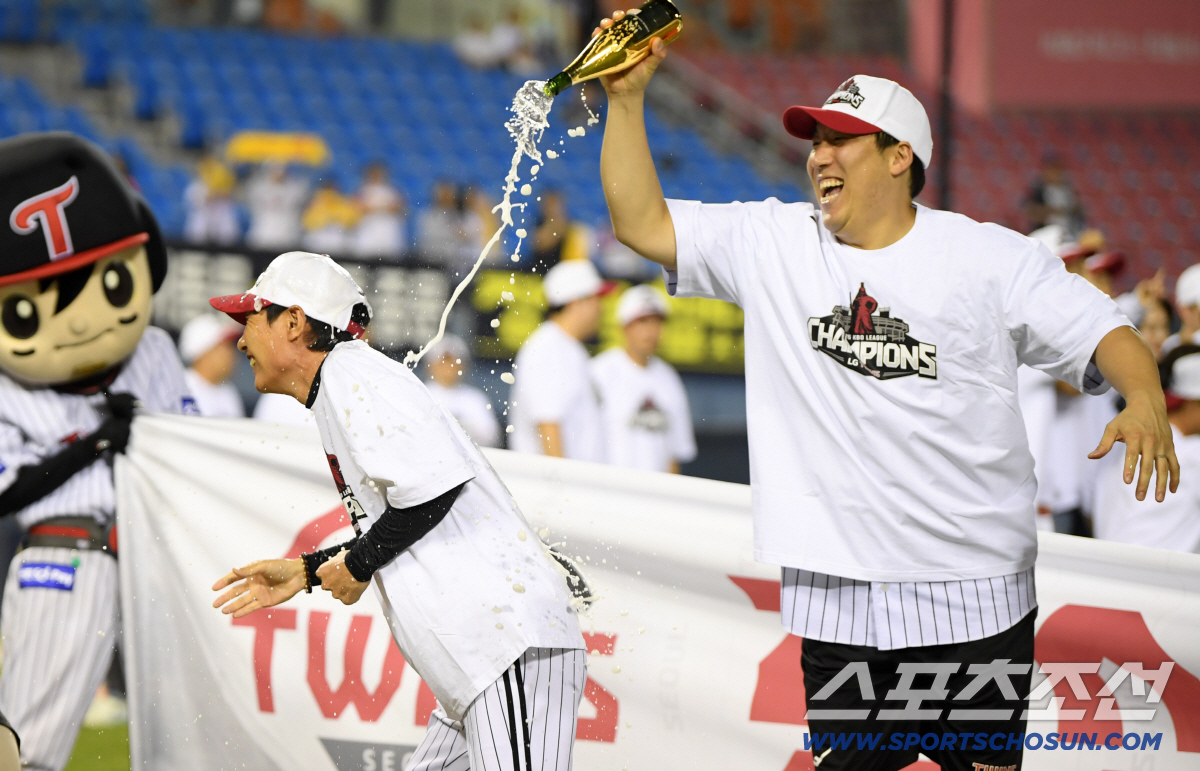 한화 상대로 두번째 KS 우승 도전하는 염갈량 "한화와 좋은 승부가 될 …