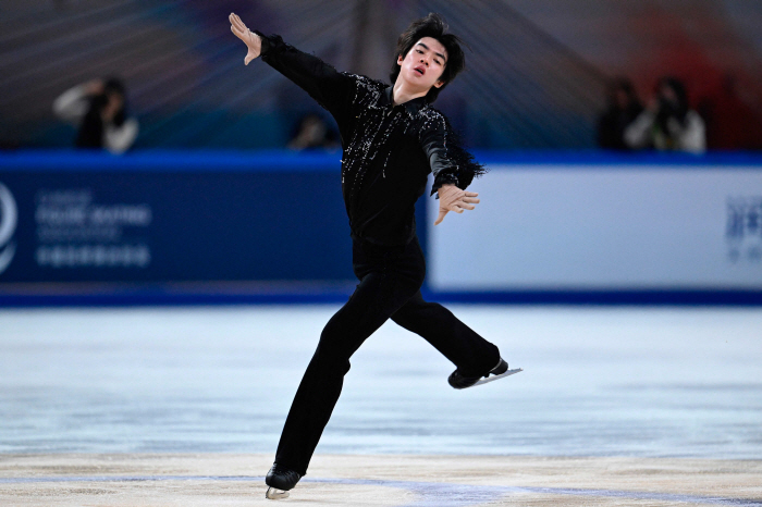 '점프 난조' 男 피겨 간판 차준환, 그랑프리 쇼트 7위…女 신지아 4위→이해인 7위(종합)