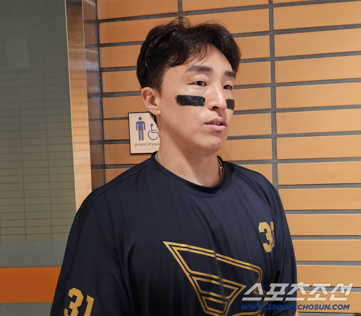 강민호 "나보다 2년 빠르네" 손아섭, 데뷔 6776일만의 한국시리즈 감…