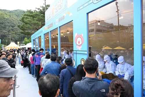 김밥천국 된 인구 13만 소도시…김천에 하루에만 8만명 몰렸다