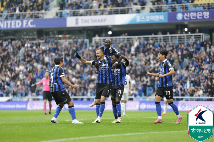 축구는 역시 감독 놀음! '천재 감독' 윤정환, 몸소 보여준 K리그1 감…