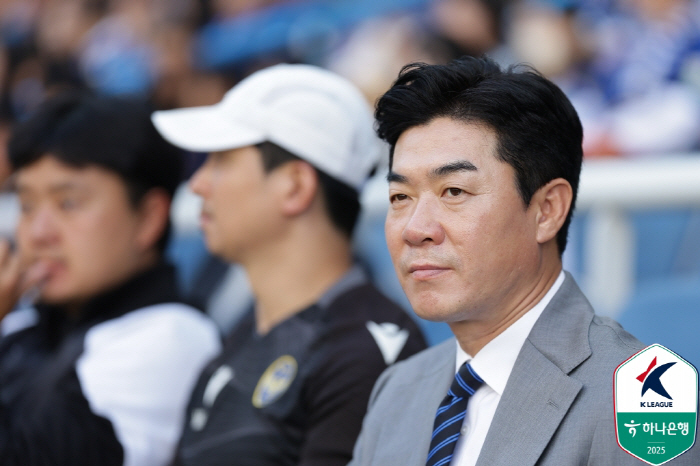 축구는 역시 감독 놀음! '천재 감독' 윤정환, 몸소 보여준 K리그1 감…