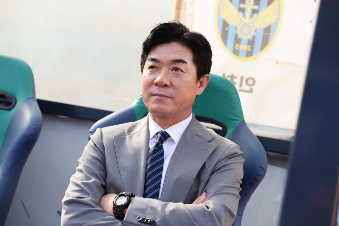 [인천 브리핑]'이기면 승격' 인천 윤정환 감독 "수원, 이기는 줄 알았더니..."