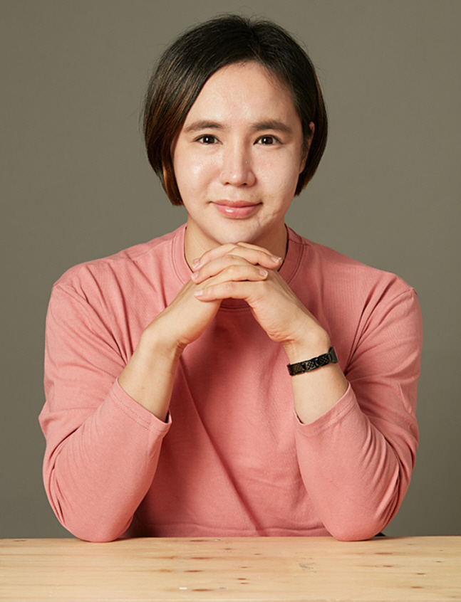 [종합] "사람에게 받은 상처 많다"라던 신성훈 감독, 지난 5월 자택서…