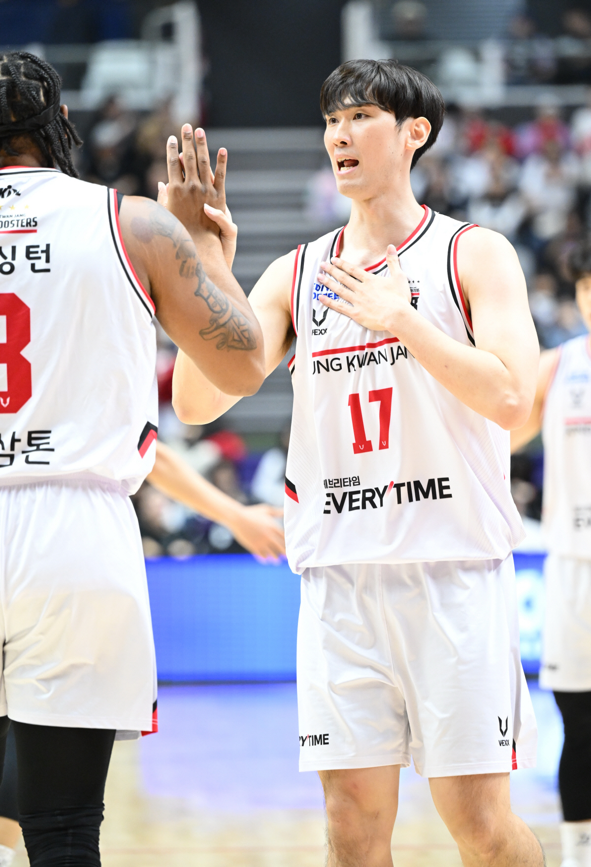[현장리뷰]'변준형→오브라이언트 42점 합작' 안양 정관장, '데릭 윌리…