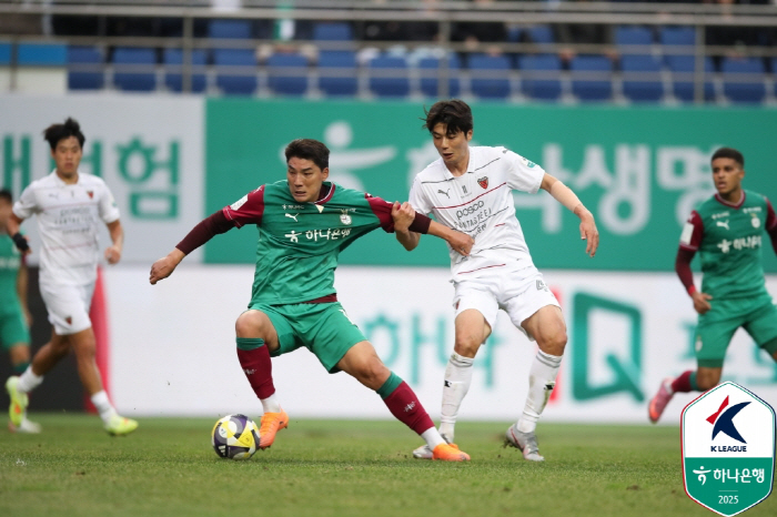 ACLE 보인다! '이명재-주민규 연속골' 대전, 포항에 2-0 완승..…