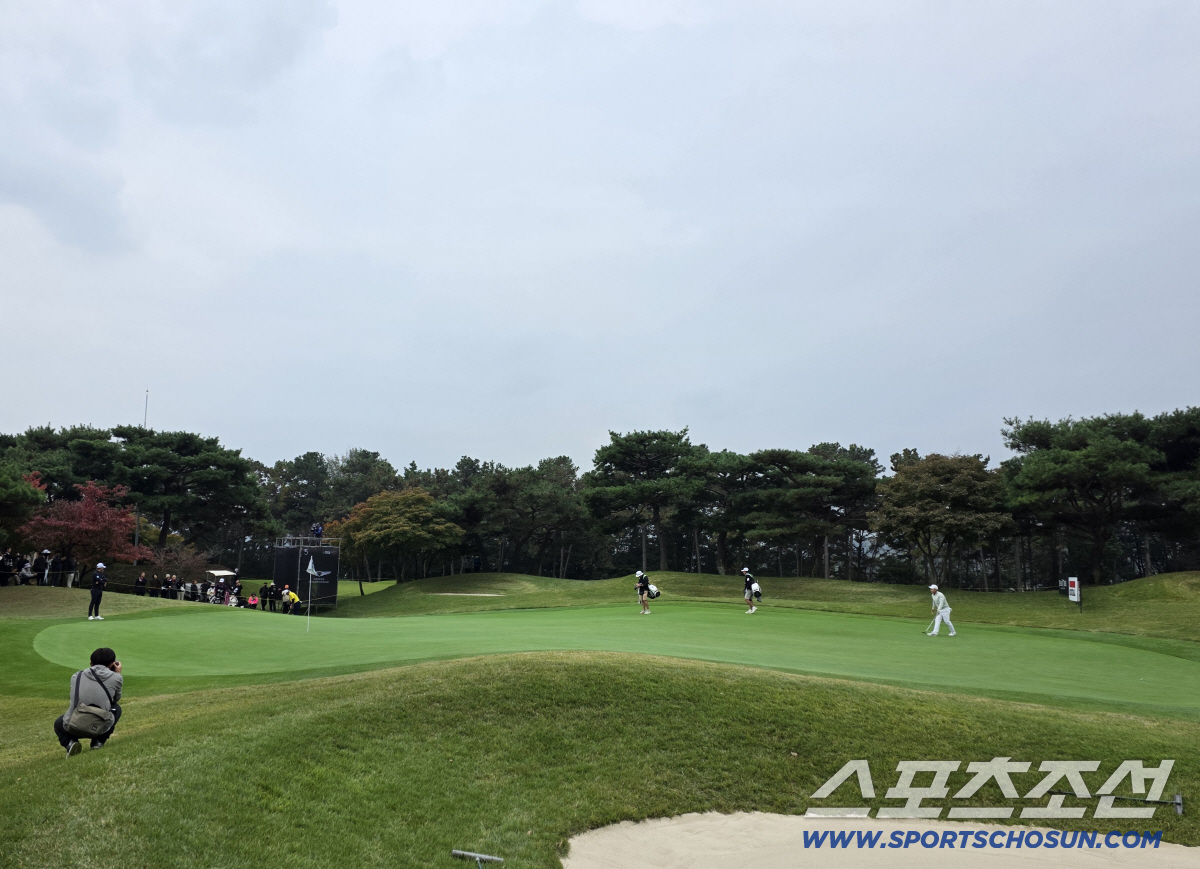 마스터스 챔피언이 충격의 3연속 보기, 1.5m 퍼드도 빠뜨렸다...이것…