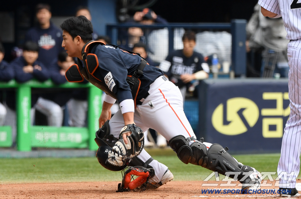 어서와 코시는 처음이지 → 한화, '폭투+악송구+폭투+송구 포기' 스스로…