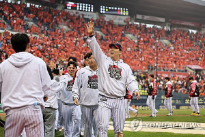 역대 두 번째 PS 100안타 눈앞…김현수, 통산 타점은 이미 1위