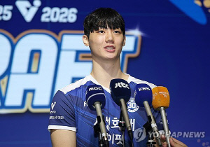 남자배구 신인 2순위 '해외파' 이우진 