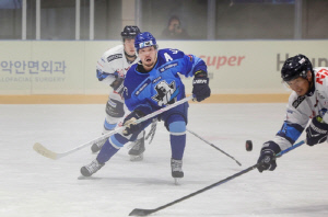 '신상훈 해트트릭' HL 안양, 3연승으로 아시아리그 3위 도약