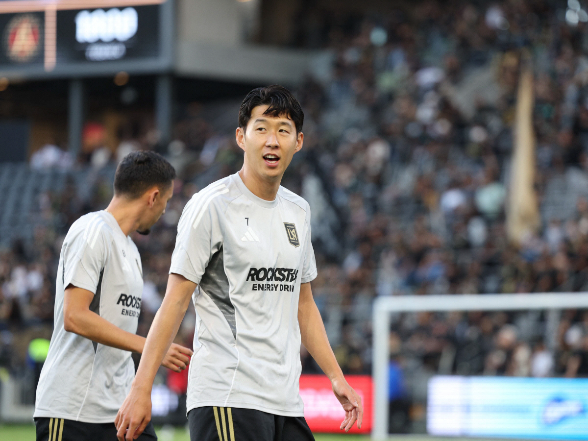 '한국 축구 좌절' 손흥민 유럽 복귀+AC밀란 이적설 종결..."아무것도…