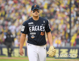 흔들린 21세 마무리→