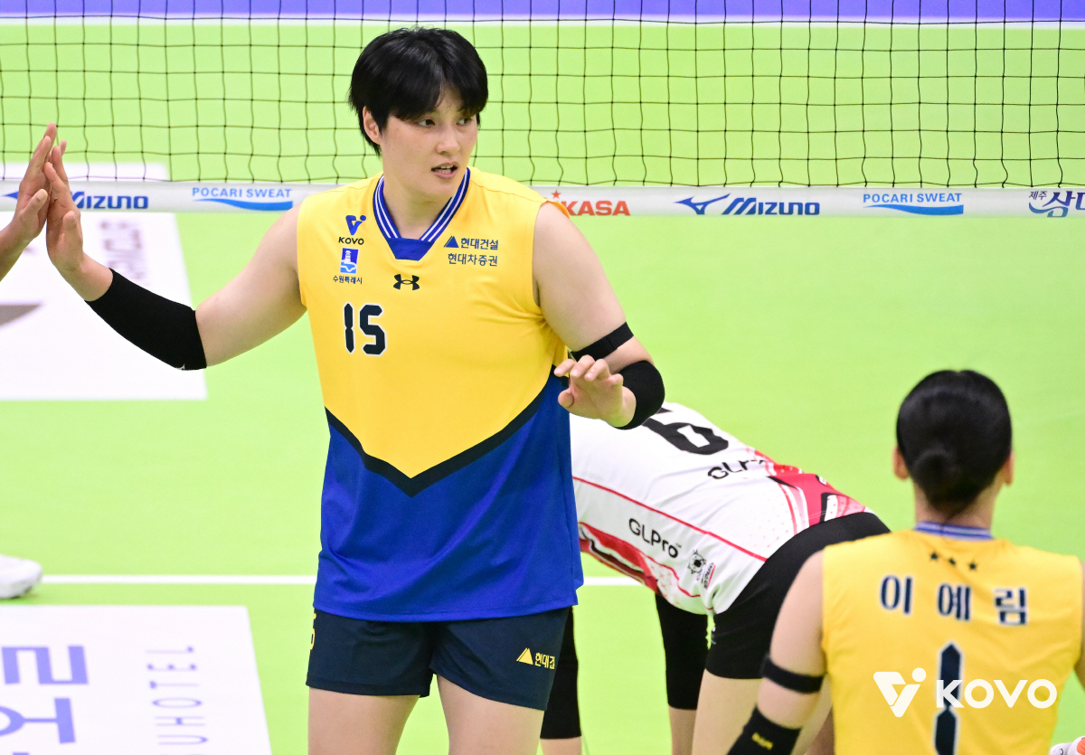 김희진의 심장이 2년만에 다시 뛴다! 런던 막내 → 14년 영광 대신 코…