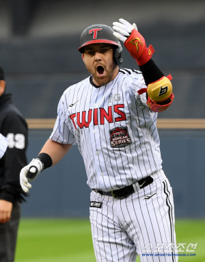 1차전부터 터졌는데 오른손 3명은 무안타라니... 류현진에게 쳐야 우승이 가까워진다[KS2 포커스]