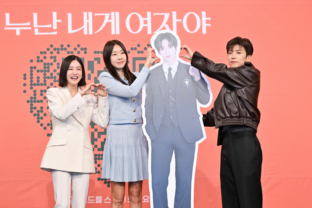 [SC현장] "일과 ♥ 놓치지 않아"…'연상' 한혜진·황우슬혜→'연하' …