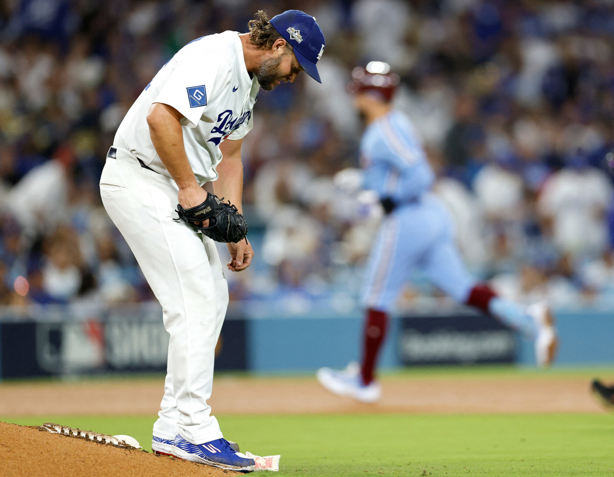 아무리 커쇼라도 "한 번은 등판하겠지만, 상황이 글쎄" 로버츠, 아주 제…
