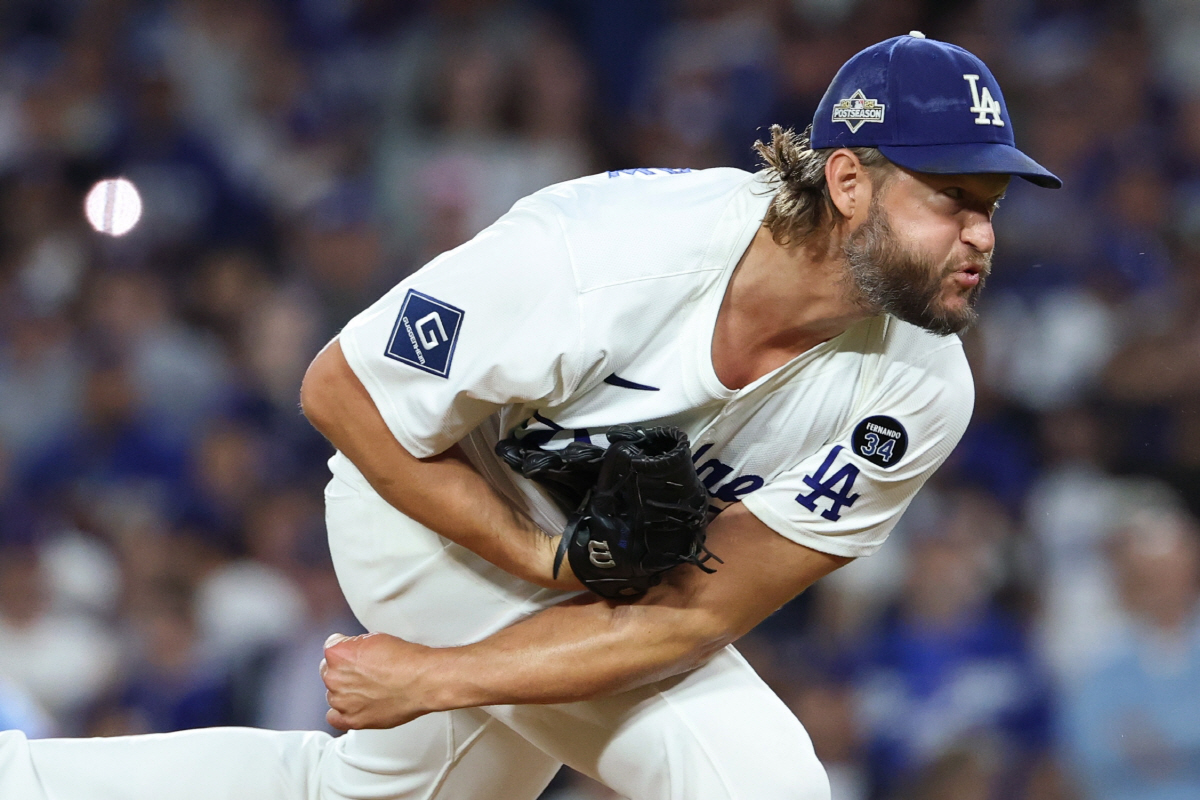 아무리 커쇼라도 "한 번은 등판하겠지만, 상황이 글쎄" 로버츠, 아주 제…