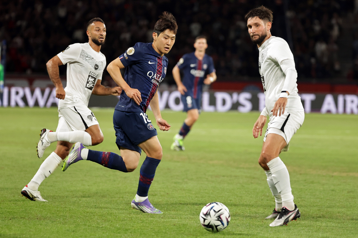 유일 시나리오 떴다! PSG, 이강인 대체자 영입→아스톤 빌라 이적…무딘…